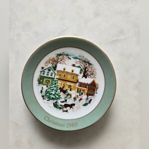 Vintage AVON Christmas 1980 Plate Ornament
